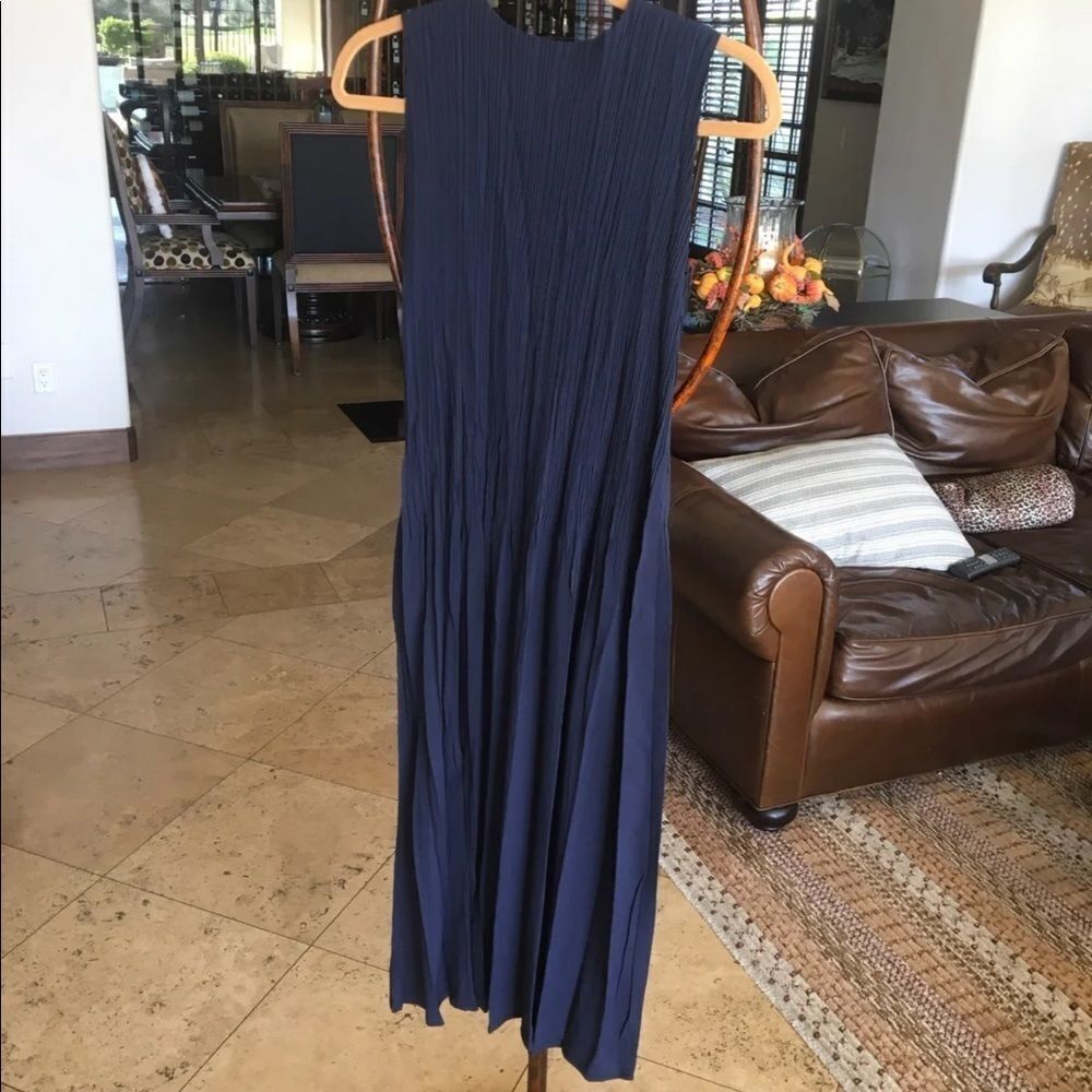 No Wrinkle Navy Blue Dress - Picture 5 of 13